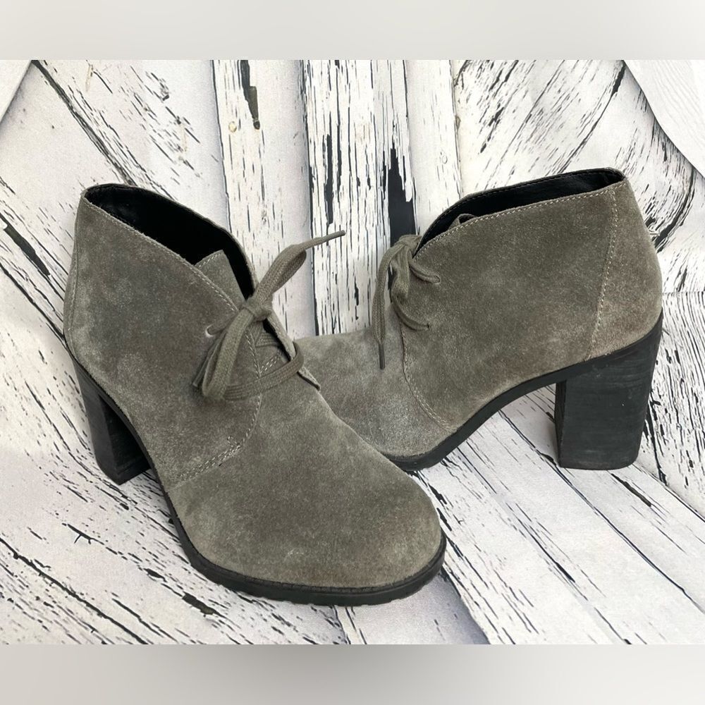 FRANCO SARTO Nashville Gray Suede Ankle Bootie Size 7.5